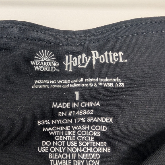 Torrid 1 (1X 14/16) Harry Potter Hogwarts Performance Active Crop Leggings EUC - Picture 5 of 8